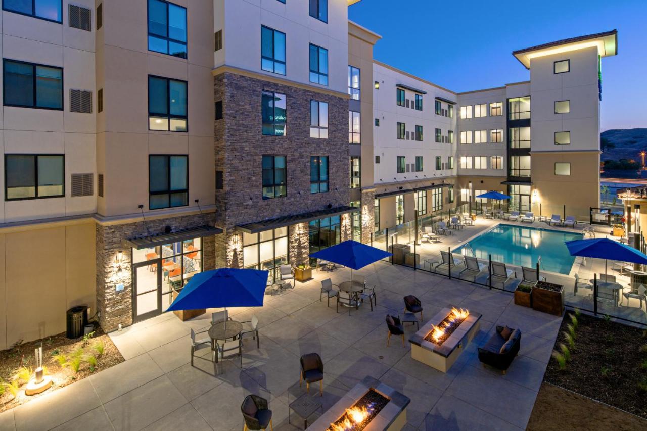 Holiday Inn Express & Suites - Valencia - Santa Clarita By Ihg Eksteriør bilde