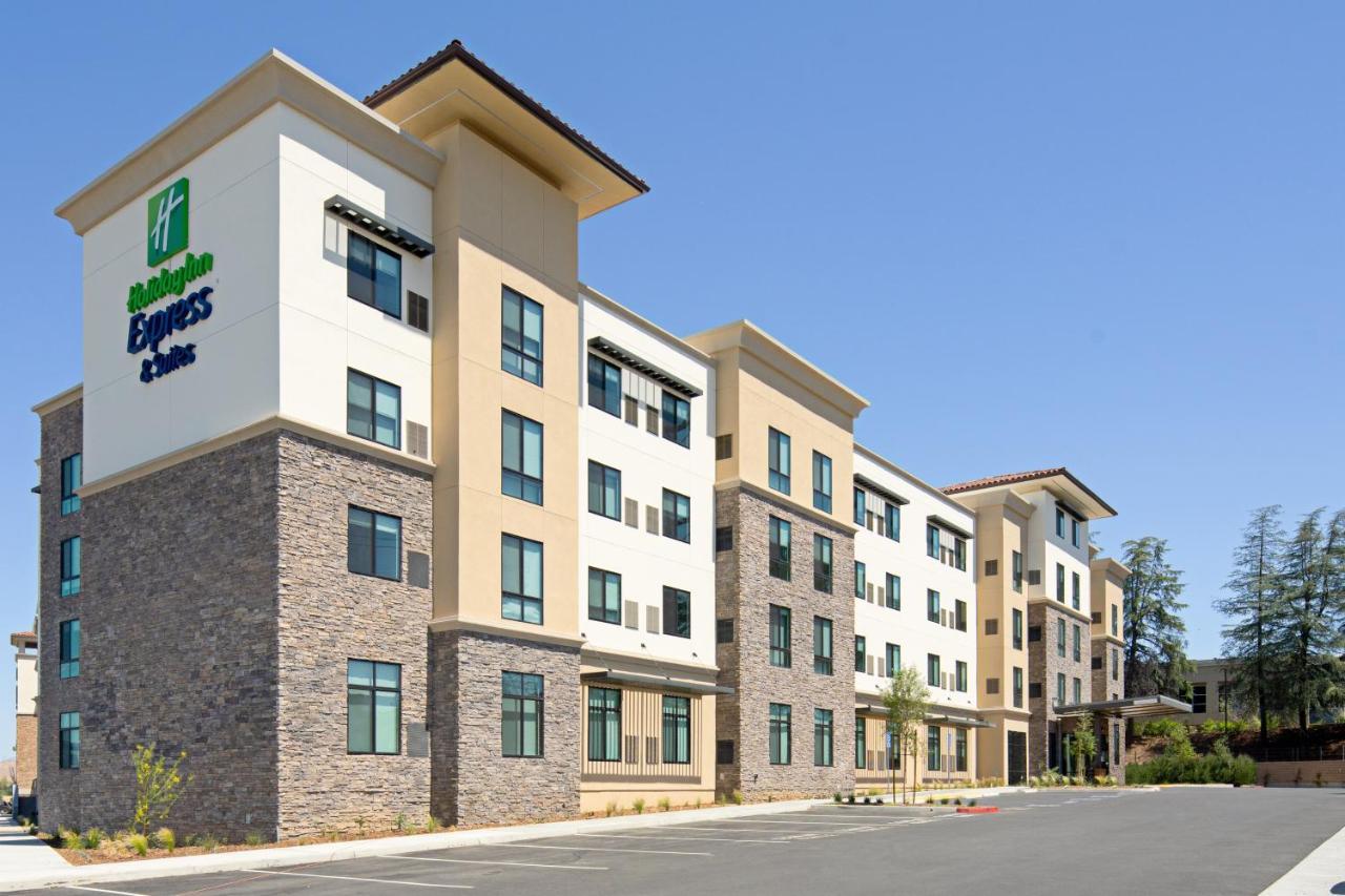 Holiday Inn Express & Suites - Valencia - Santa Clarita By Ihg Eksteriør bilde