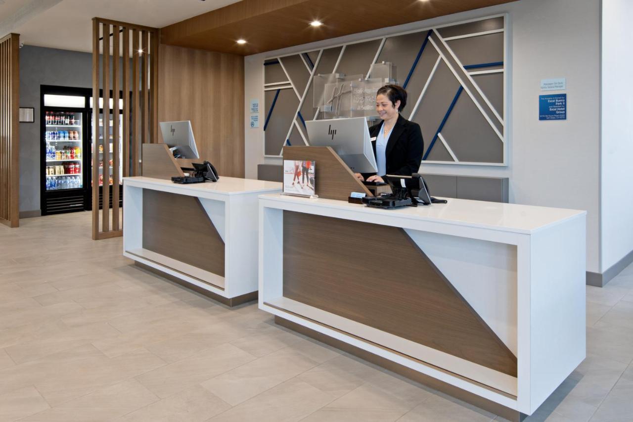 Holiday Inn Express & Suites - Valencia - Santa Clarita By Ihg Eksteriør bilde