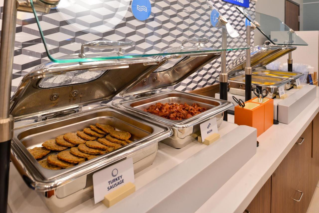 Holiday Inn Express & Suites - Valencia - Santa Clarita By Ihg Eksteriør bilde